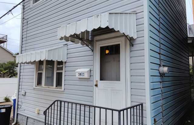 *Newly Updated 2BD/1BA Single-Family Home Available for Rent in Lawrenceville / Bloomfield Area* - 3922 Clement Way, Pittsburgh, PA 15224
