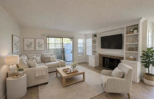 Walk to Eastlake! Bright 2BR/2BA Ground Floor Apartment with Tile Flooring  Parking photos photos