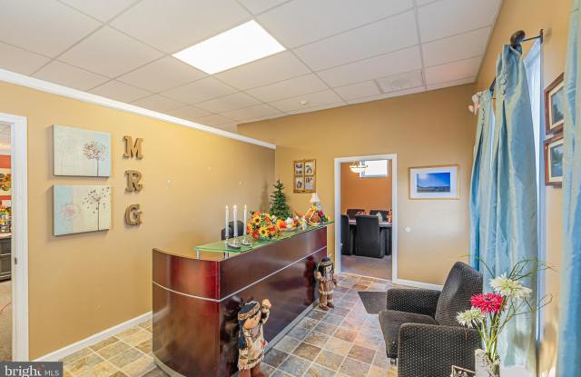 58 WHITE HORSE Pike Gallery 2