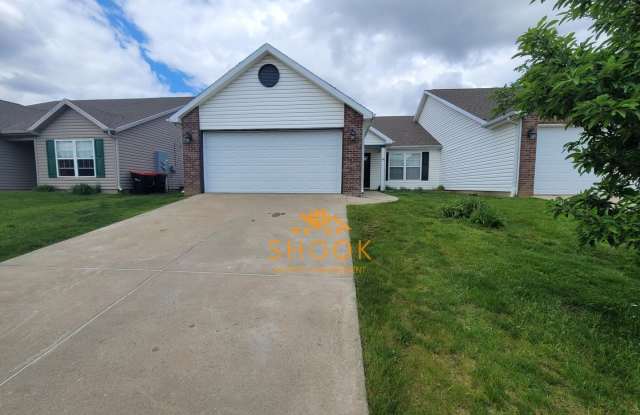 COZY 2 BR+DEN IN GREAT NEIGHBORHOOD - 1936 Cal Drive, Tippecanoe County, IN 47906
