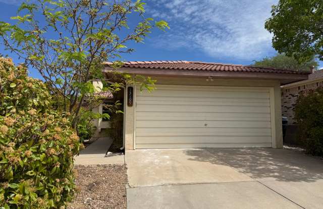2 Bedroom, 2 Bathroom Home near Tramway and Indian School photos photos