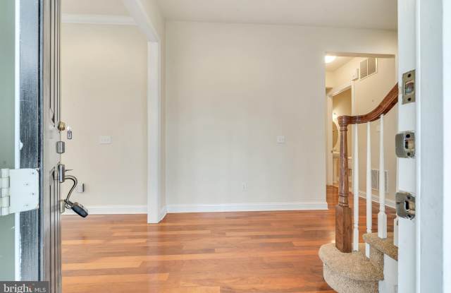 1120 PACER COURT Gallery 3