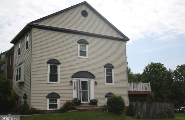 6465 AUTUMN GLEN COURT - 6465 Autumn Glen Court, Lincolnia, VA 22312