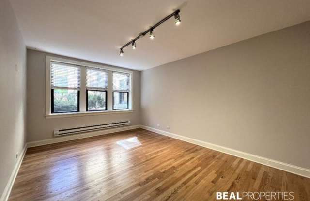 2323 N Rockwell Gallery 1