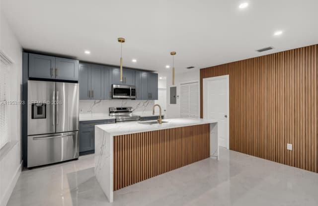 4802 NW 11th Ave photos photos