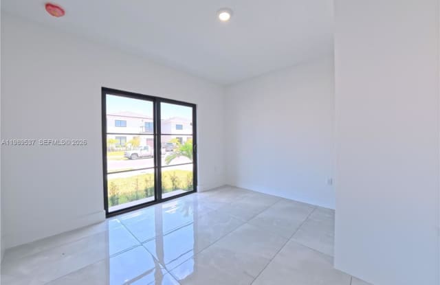 1374 Northwest 1st Street photos photos