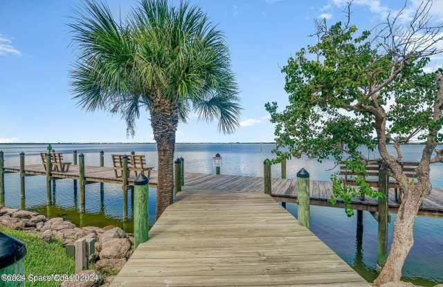 3799 S BANANA RIVER BOULEVARD Gallery 1