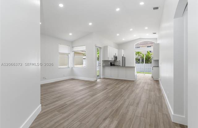 15130 SW 49th CT Gallery 4