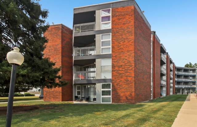 The Township @ St. Charles Apartment Homes Gallery 2