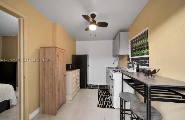 20106 NW 32nd Pl Gallery 3