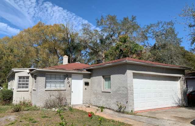 4bed/2bath/2 car garage $1680/month deposit $2500 photos photos