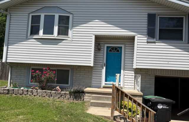 3 bed/2 bath $2095 Gallery 3