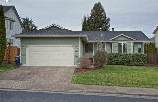 3 Bedroom Home with Vaulted Living Room Near The Streets of Tanasbourne with Garage & Yard photos photos