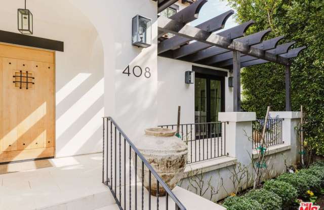 408 Westbourne Dr Gallery 4