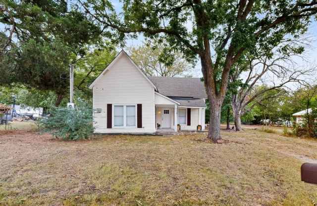 315 E Maple Street photos photos