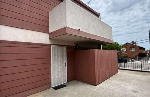 2 Bed, 1.5 Bath Townhouse-  1835 W. 145th St. photos photos