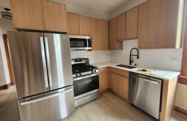 5453 W Giddings St photos photos