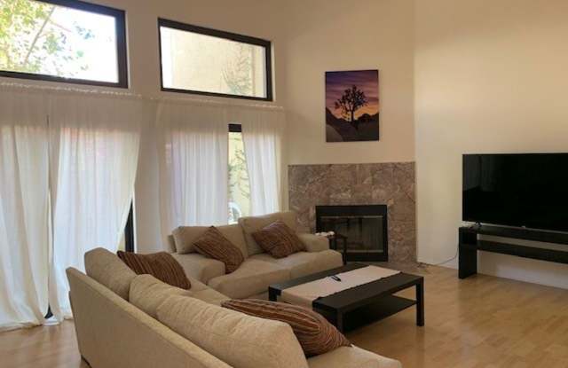 6930 De Celis Pl. #7 Gallery 2