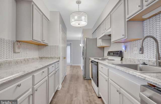 3710 EXCALIBUR Court unit: 103 Gallery 3