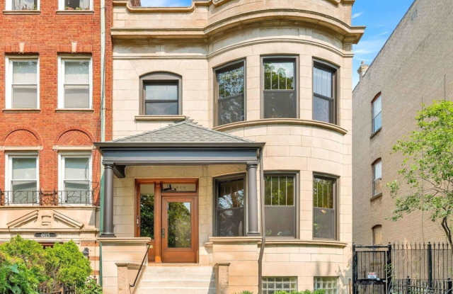 4613 N Malden Street photos photos