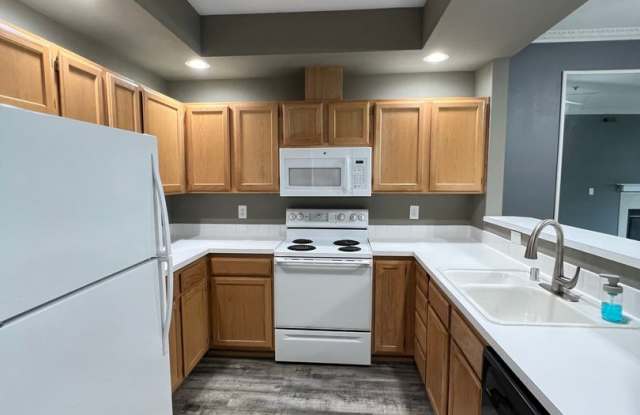 1 Bed 1 Bath Condo in Auburn - 4710 Mill Pond Drive Southeast, Auburn, WA 98092