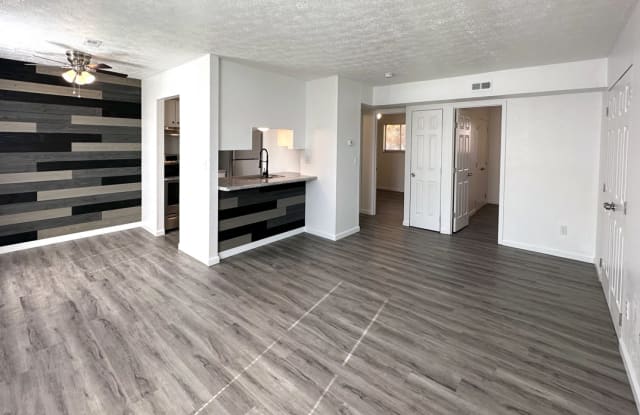 3238 Charlotte Ct.Unit B photos photos