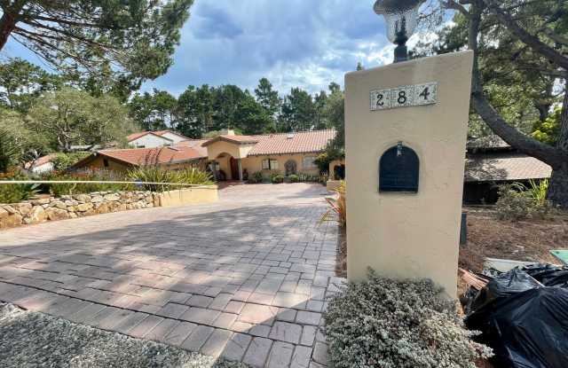 Elegant Living with a touch of class in Skyline Forest photos photos