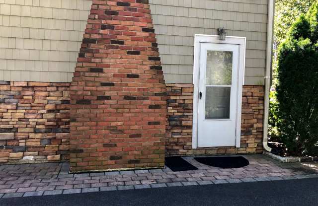 166 Little Neck Road Gallery 3