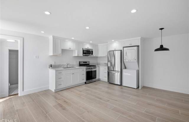 372 Jasmine Street 1/2 - 372 Jasmine Street, Laguna Beach, CA 92651 372 Jasmine Street 1/2 - 372 Jasmine Street, Laguna Beach, CA 92651