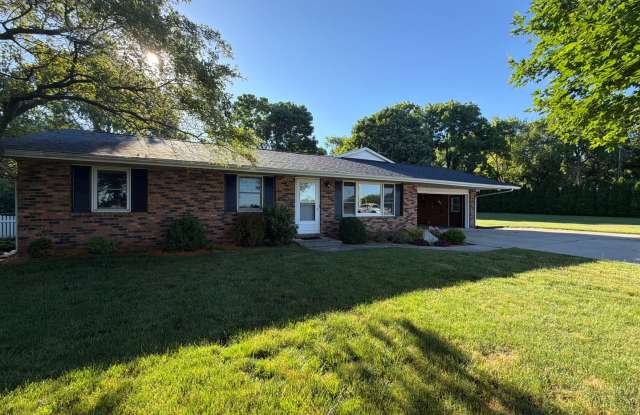 Country Living with Convenient Access 3 Bedroom Brick Ranch Home in Goshen photos photos