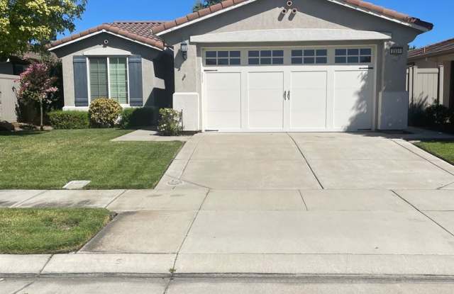 Charming 2-Bed, 2-Bath Home in Del Webb at Woodbridge – 55+ Active Community! photos photos