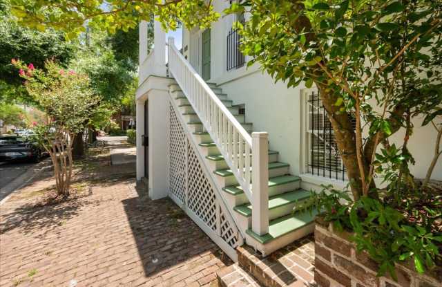 Adorable 2 bedroom home - walkable to Forsyth photos photos