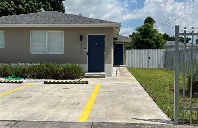 2119 NW 43rd St photos photos