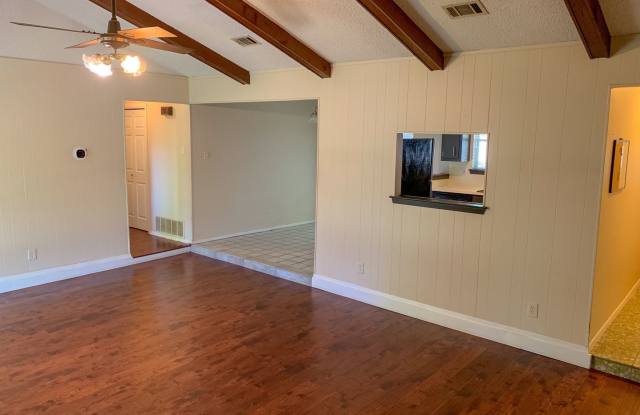 10303 Button Quail Cove Gallery 3