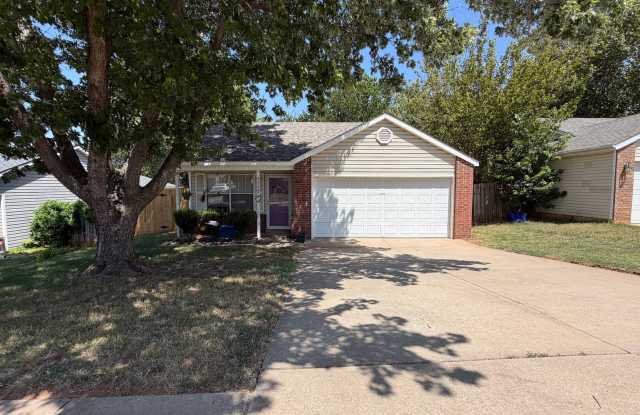 Cozy 3 Bedroom, 2 Bathroom Home in Norman Schools. Gallery 3