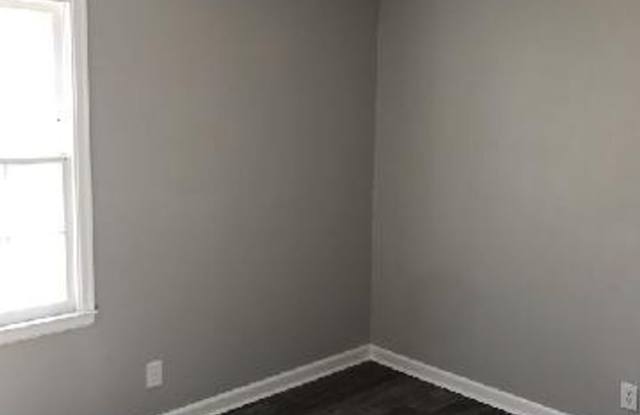 3br 1.5 bath, NEWLY RENOVATED! Garage, fenced back yard, plank flooring photos photos