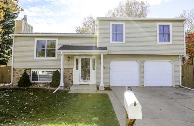 10490 Newcombe St photos photos
