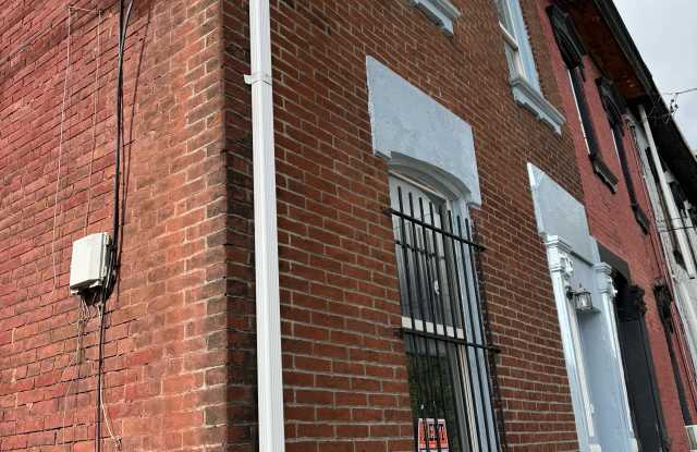 214 Seneca Street Gallery 4