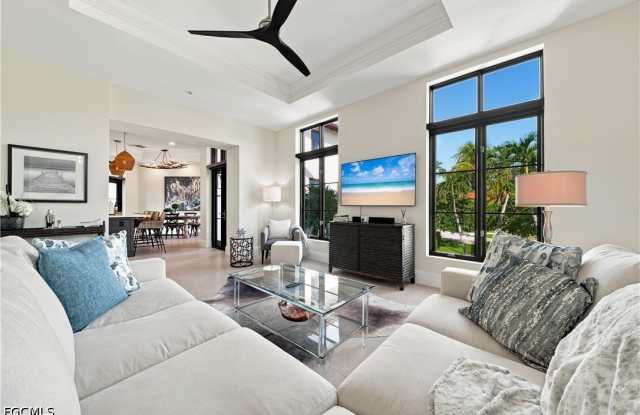 692 10th Avenue S photos photos