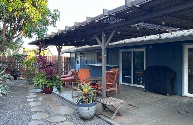 Dog Friendly 3 Bed / 2 Bath Home with Backyard Oasis Gallery 1
