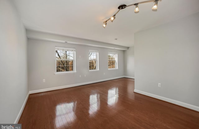 3611 38TH STREET NW - 3611 38th Street Northwest, Washington, DC 20016