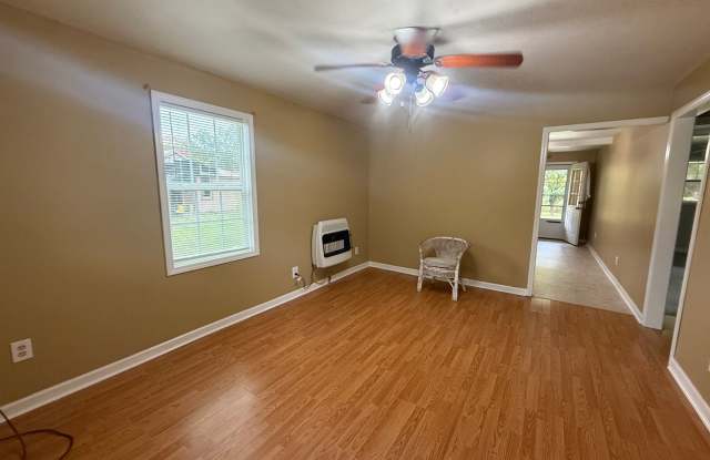 1 Bedroom, 1 Bathroom House with Bonus Room! Gallery 1