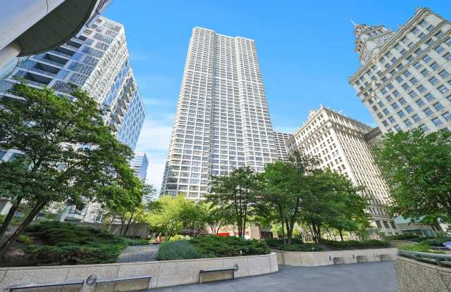 405 N Wabash Avenue - 405 North Wabash Avenue, Chicago, IL 60611