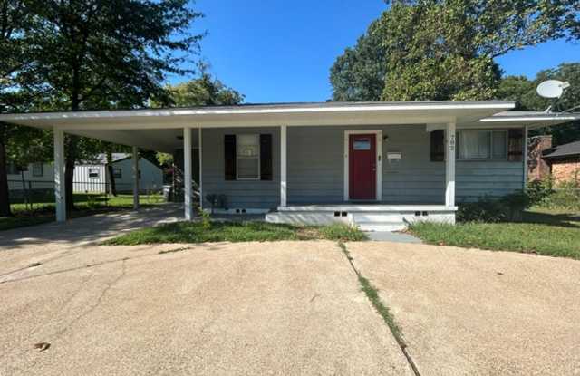 Contact Property managers Jeff and Tonia Rollins 501-626-9917 Gallery 1