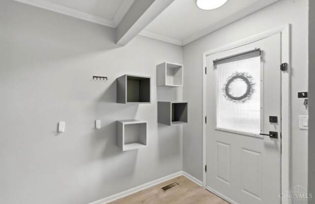 7975 Pfeiffer Road Gallery 3