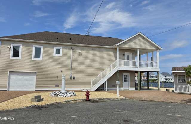 255 Pine Drive Gallery 1