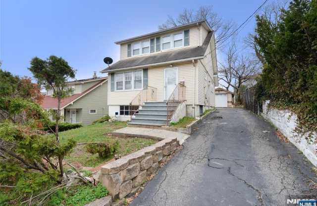 263 Sutton Avenue photos photos