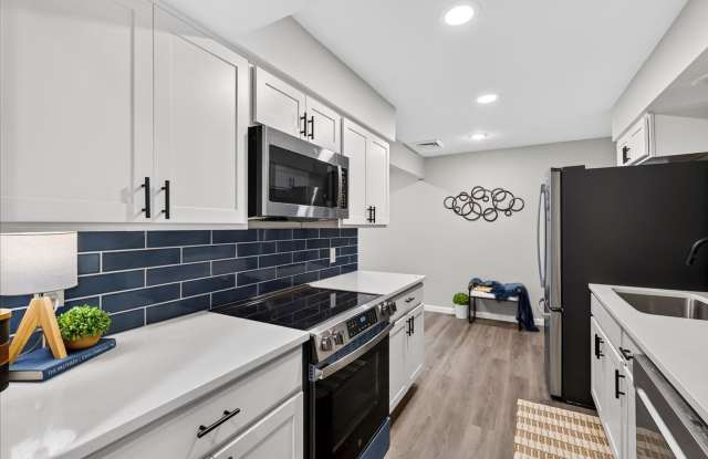 Renovated 2BR/2BA Condo in Middleton Gallery 1