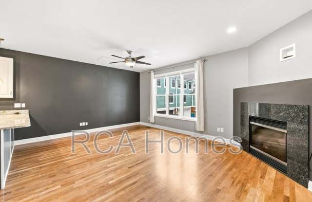 232 East Saint Joseph Street - 1 Gallery 2