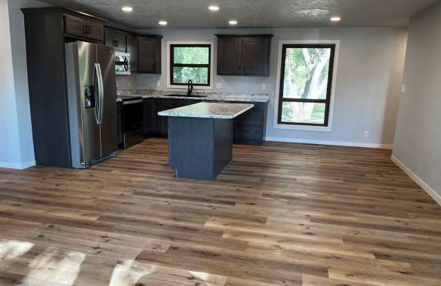 3 Bed/1 Bath Ranch for rent in Brandon! photos photos